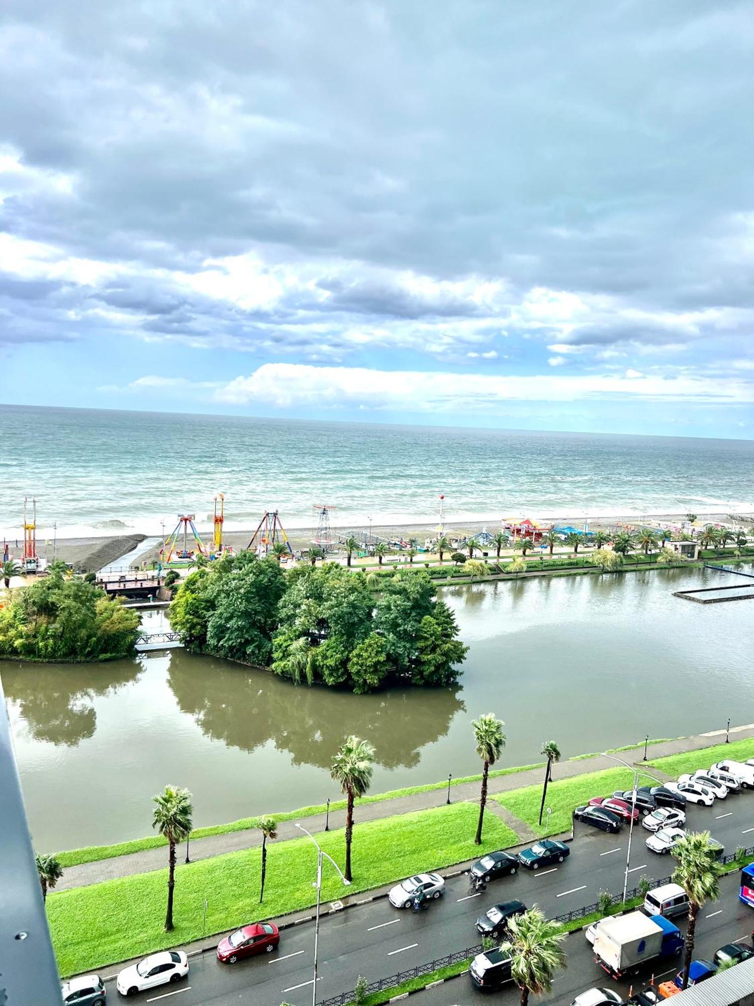 Sea View Apartments In Orbi City Batumi Exterior photo